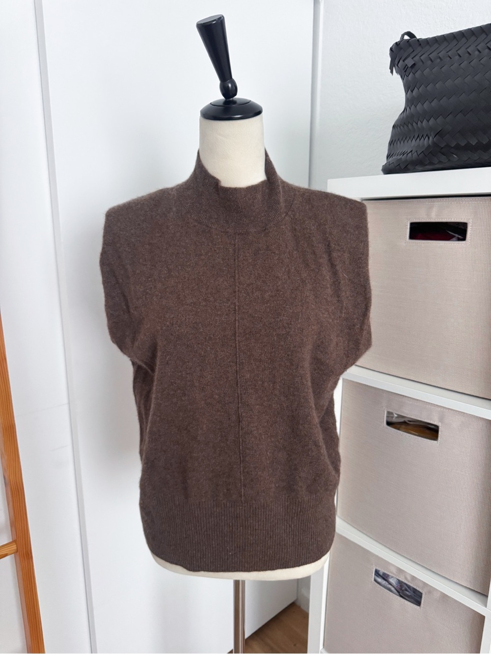 Quince Mongolian Cashmere Padded-Shoulder Sweater Tank Brown